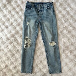 Lucky Brand Woman’s Light Wash High Rise Drew Mom Jeans Size 4/27